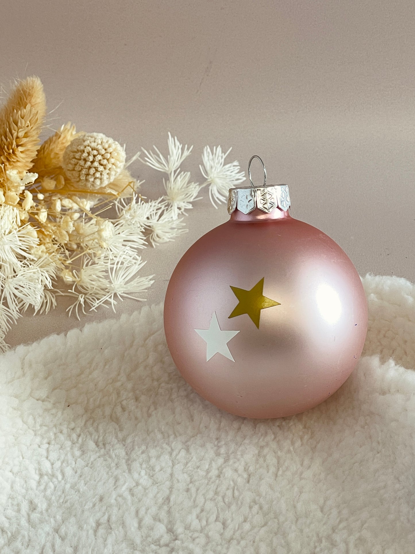 Boule de Noël rose