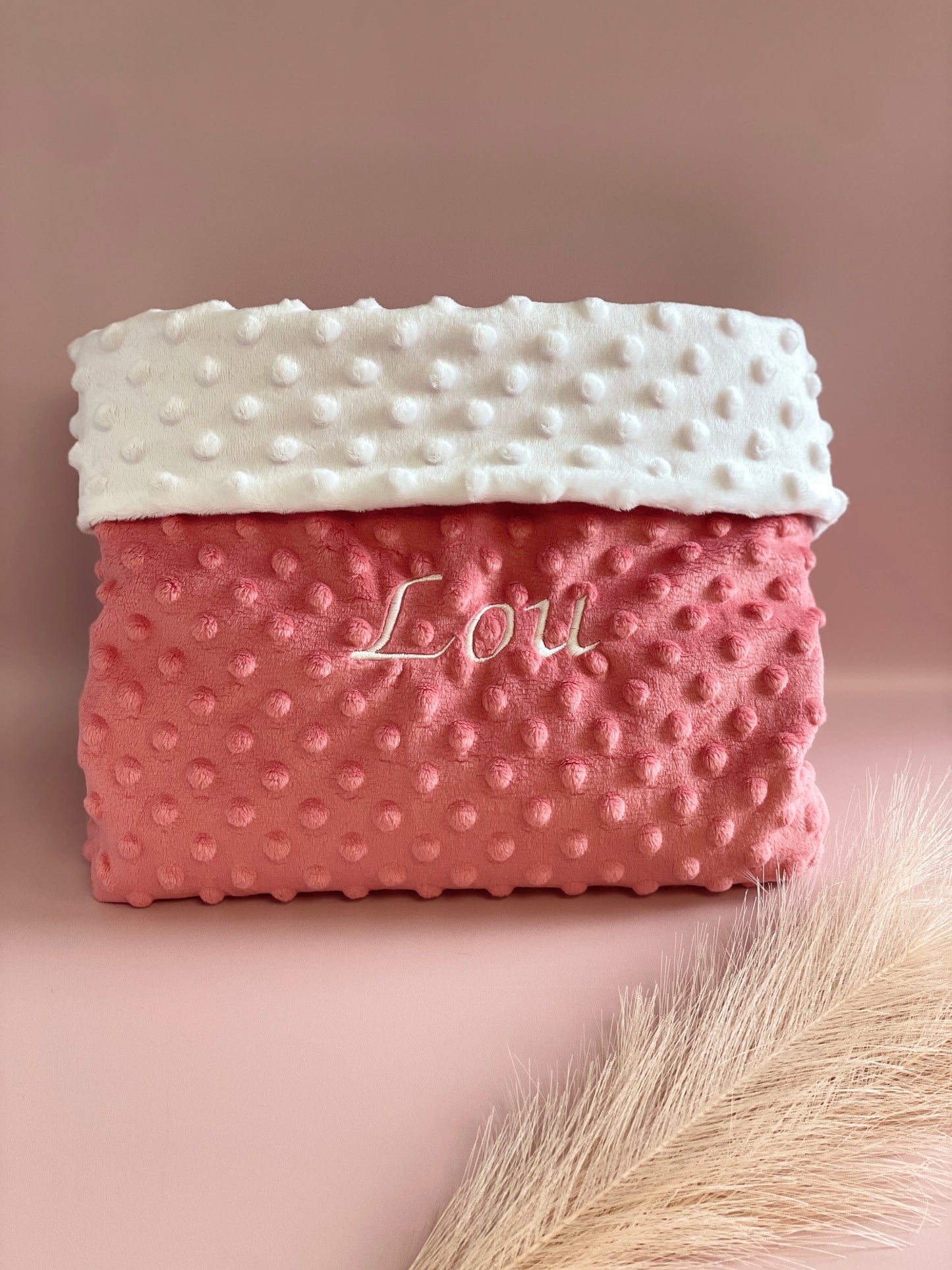 Couverture minky brodée