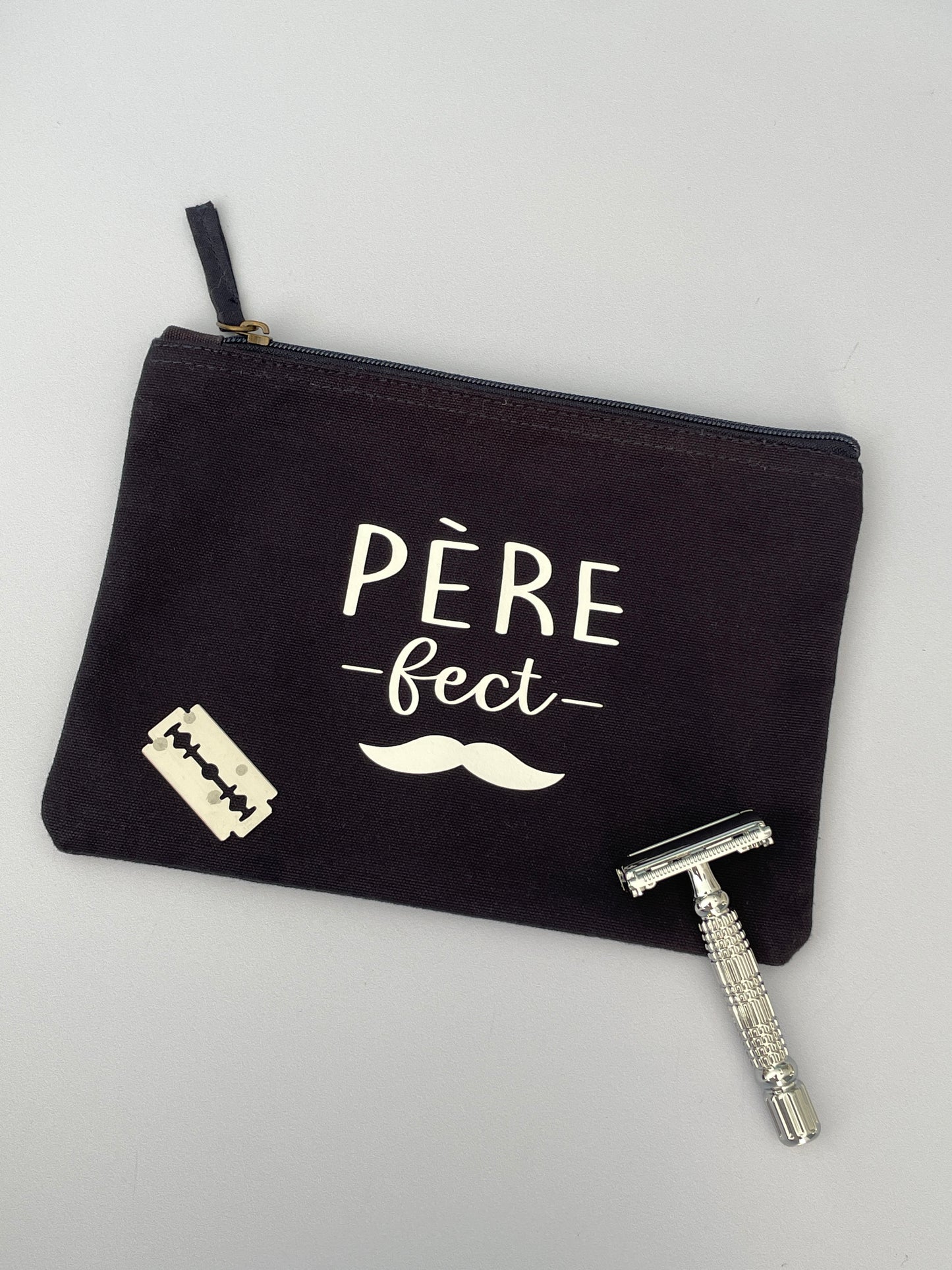 Rasoir vintage avec trousse et lames