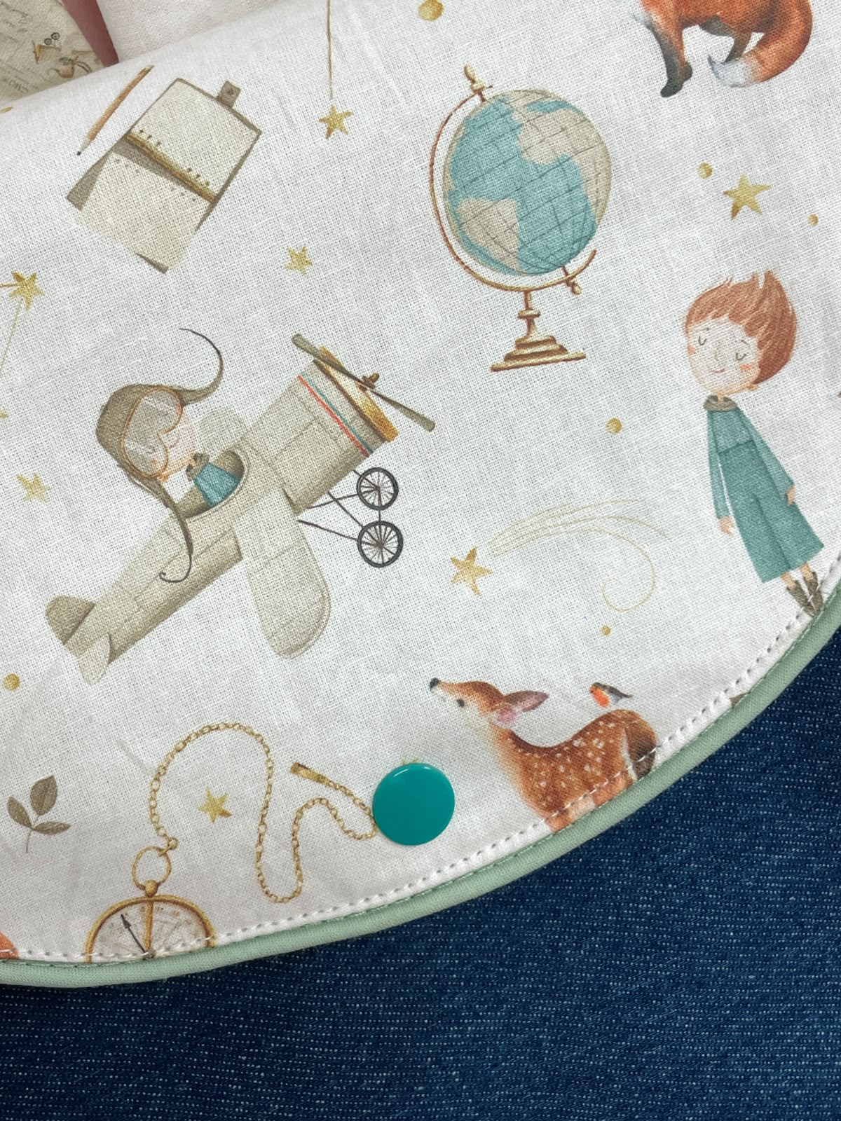 Sac à Dos Maternelle Personnalisé – Jean, Motif Aviateur & Renard