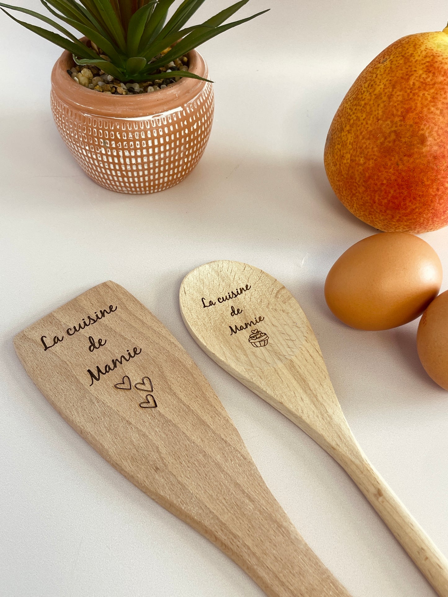 Spatule et cuillère en bois gravées