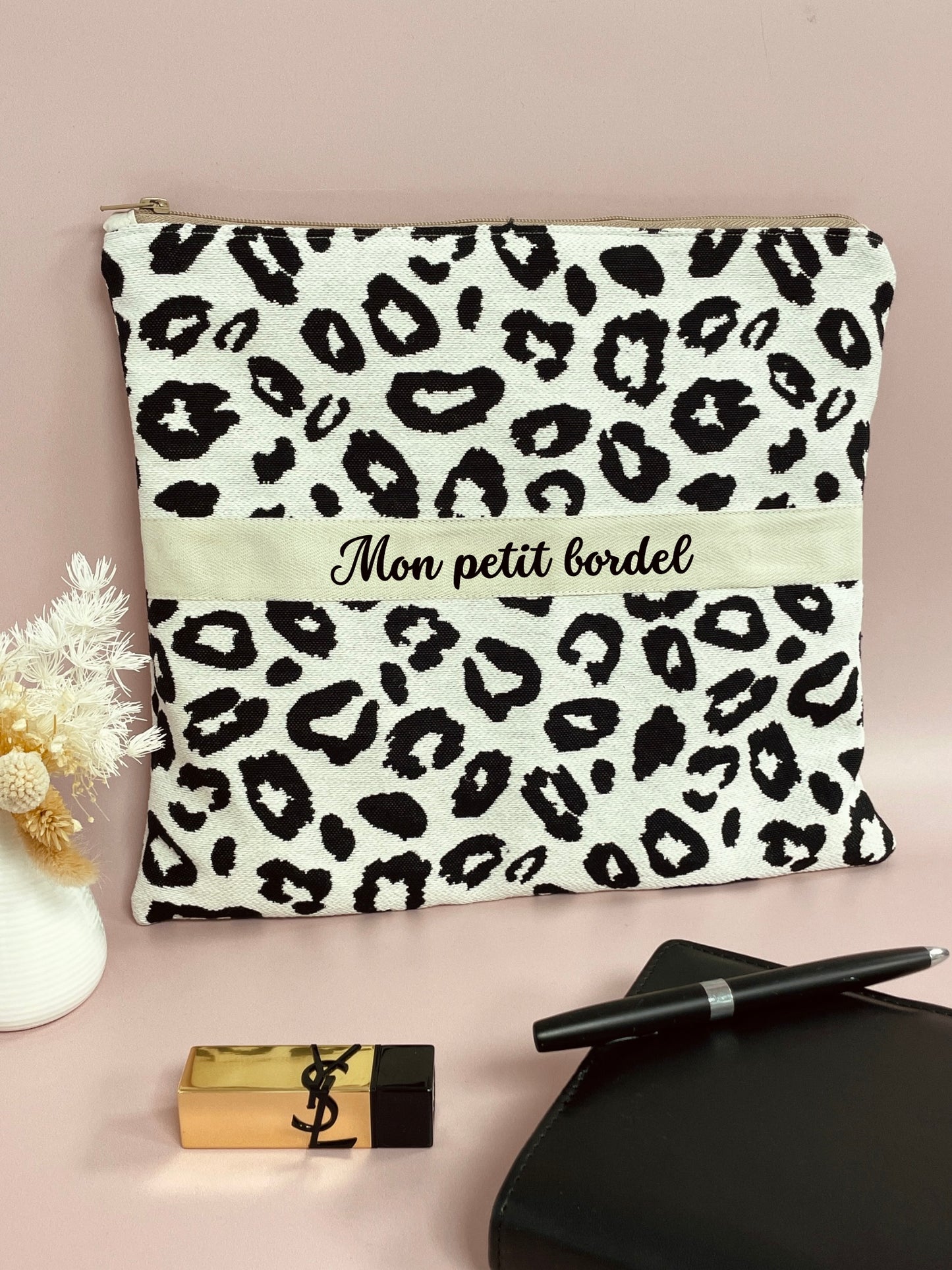 Grande pochette léopard noir ou beige