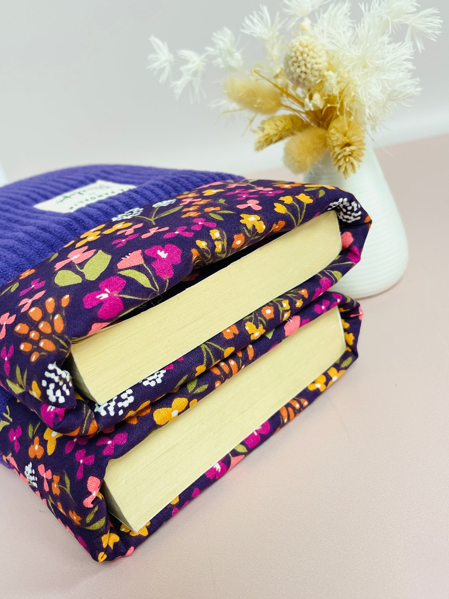 Pochette à livre molletonnée en velours violet
