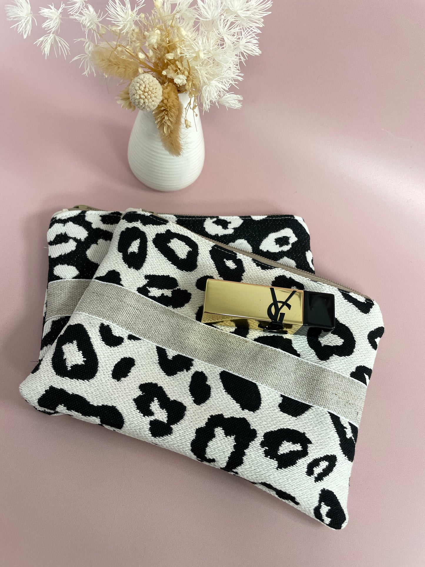 Petite pochette léopard noir ou beige