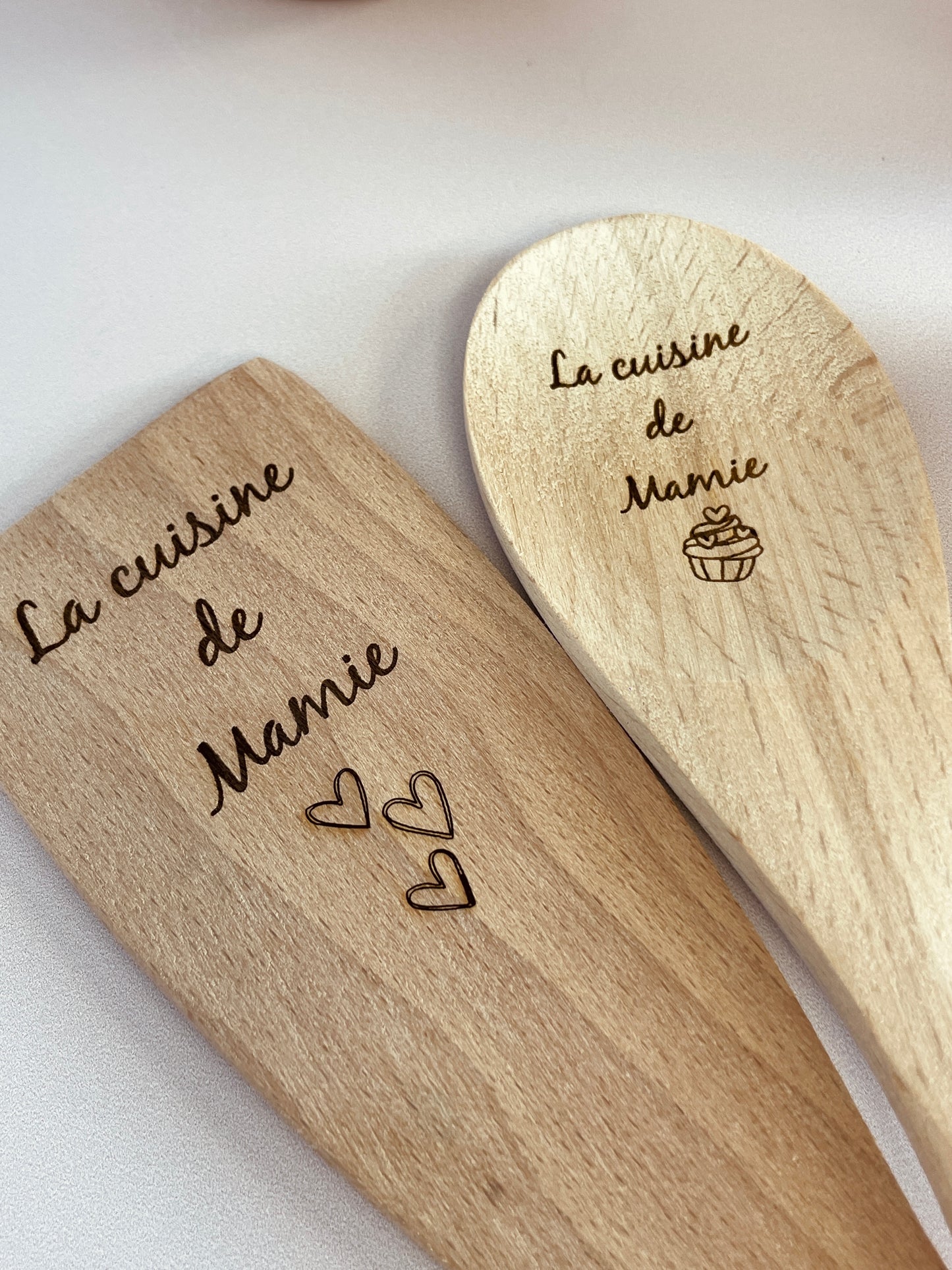 Spatule et cuillère en bois gravées