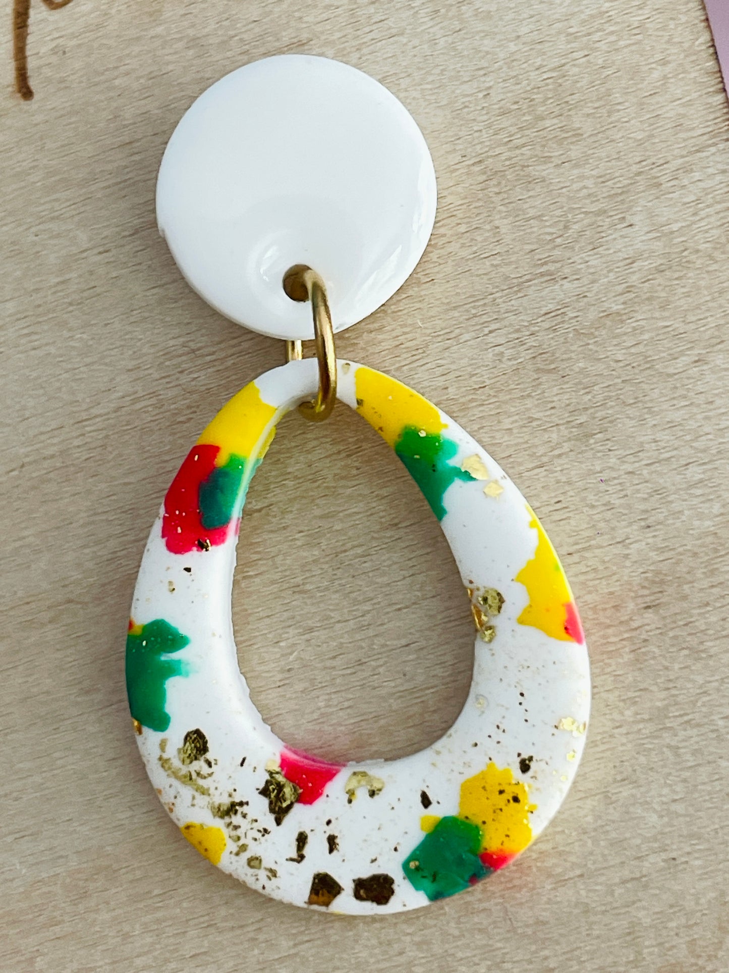 Boucles d’oreilles Amalia fuchsia, vertes ou blanches