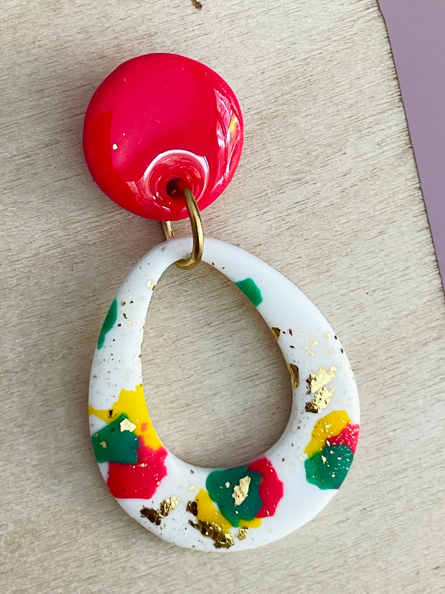 Boucles d’oreilles Amalia fuchsia, vertes ou blanches