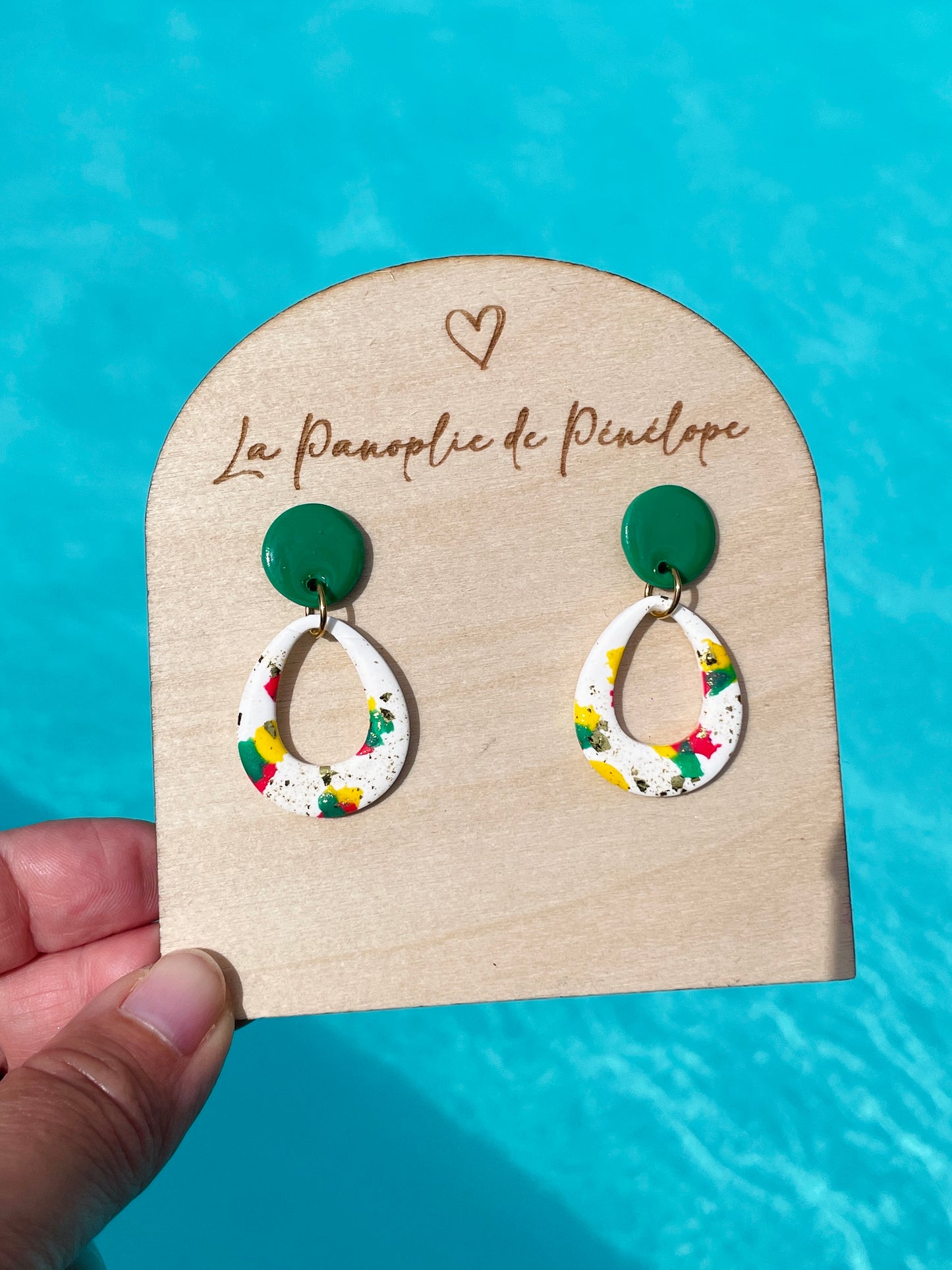 Boucles d’oreilles Amalia fuchsia, vertes ou blanches