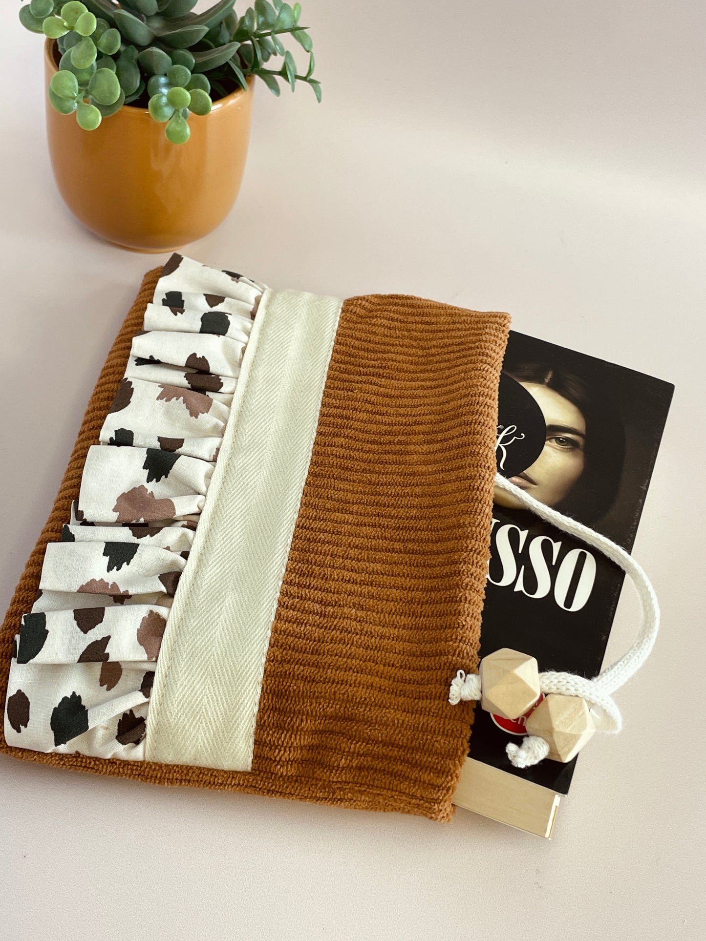 Pochette froufrou léopard pour livre ou liseuse