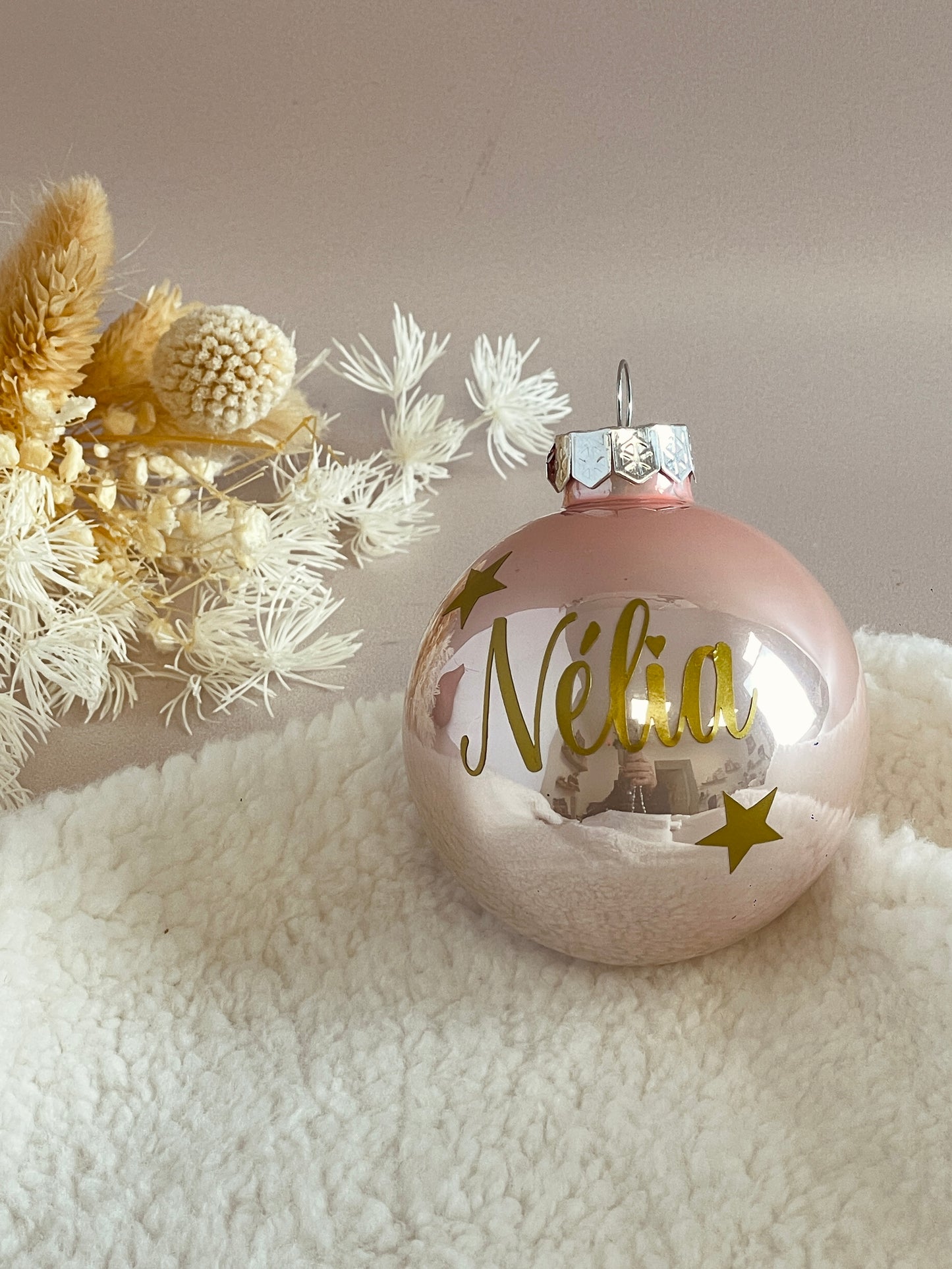 Boule de Noël rose
