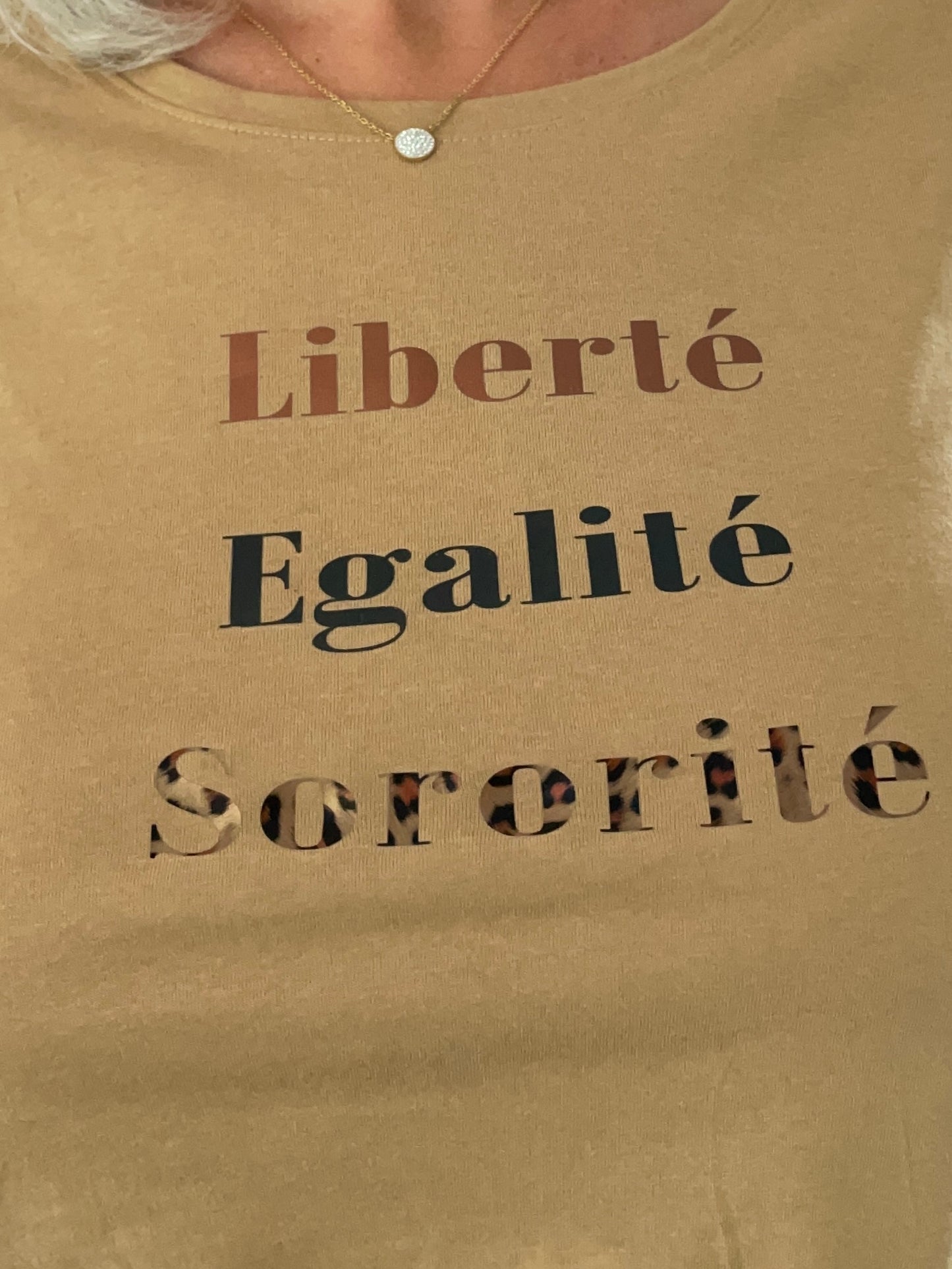 Tee shirt camel Sororité Léopard
