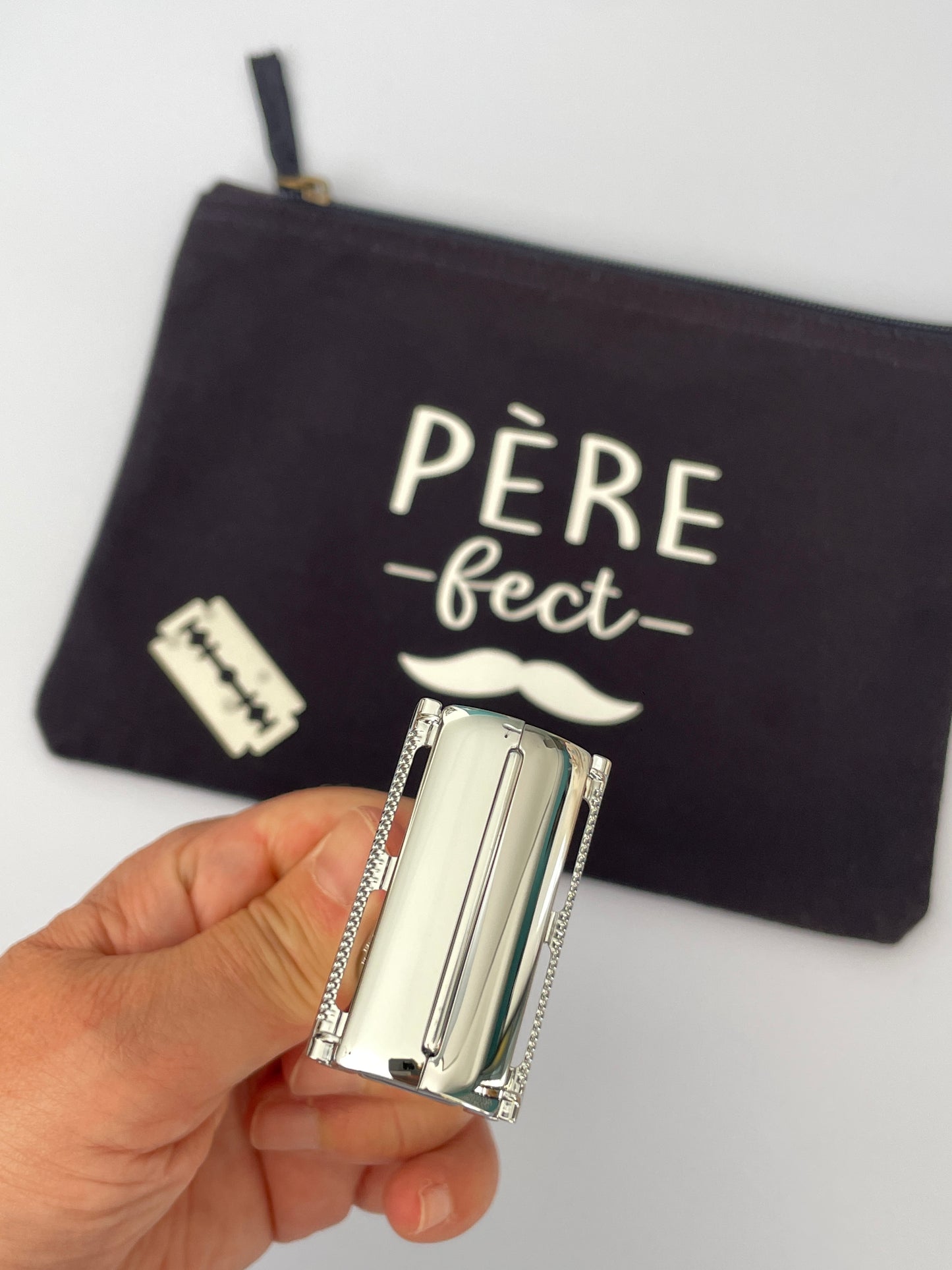 Rasoir vintage avec trousse et lames
