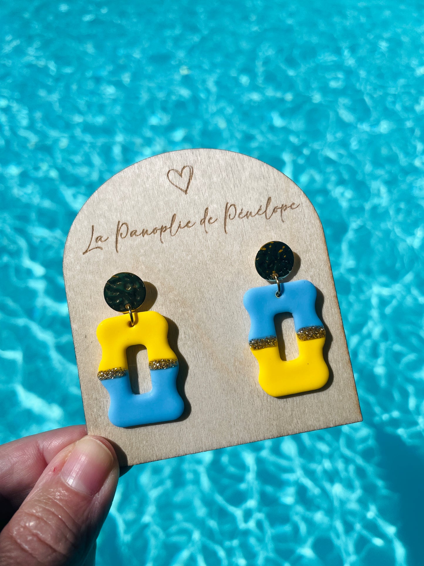 Boucles d’oreilles inversées Tilda