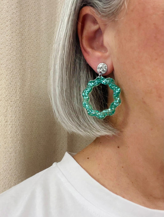 Boucles d’oreilles Lou (vertes ou violettes)