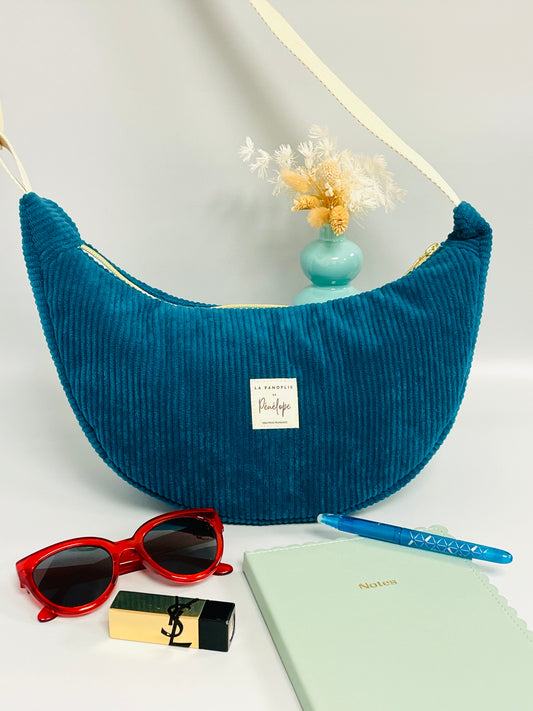 Sac demi lune en velours bleu canard