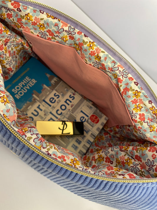 Sac demi lune en velours bleu lavande